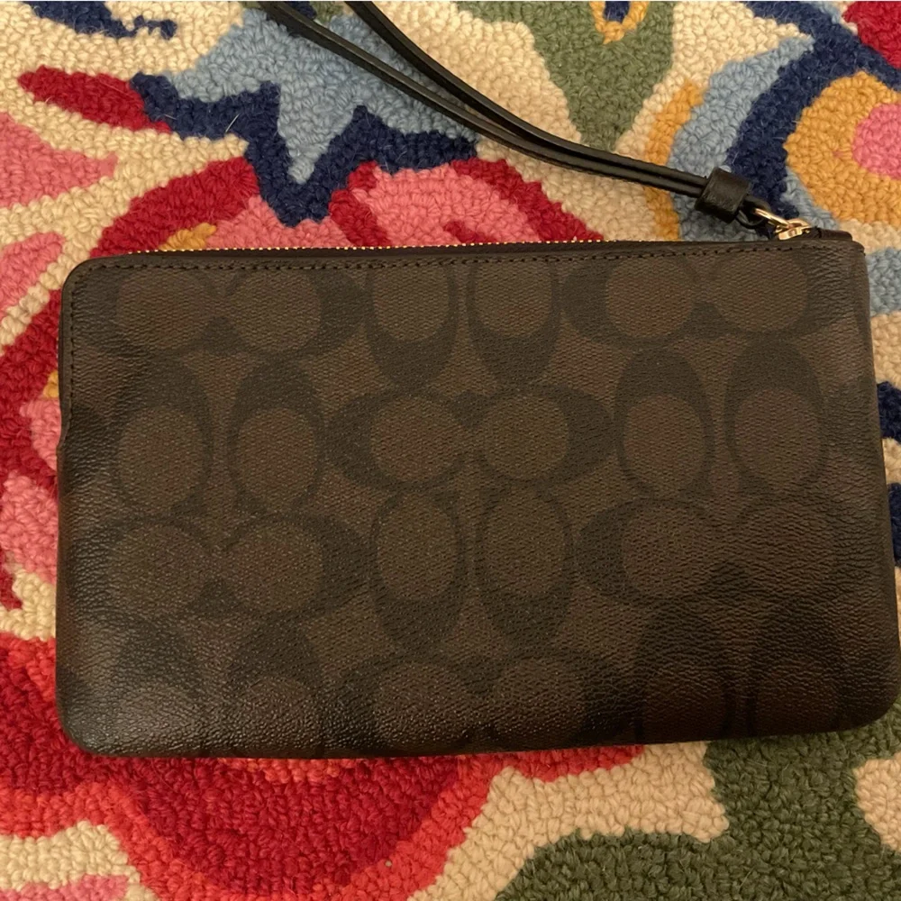 Coach Signature Canvas Brown/Black Corner Zip Wristlet NWOT